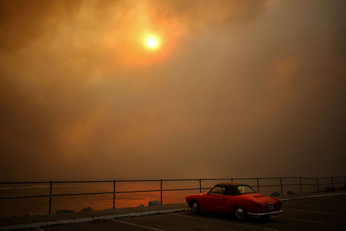 Los angeles fire drone