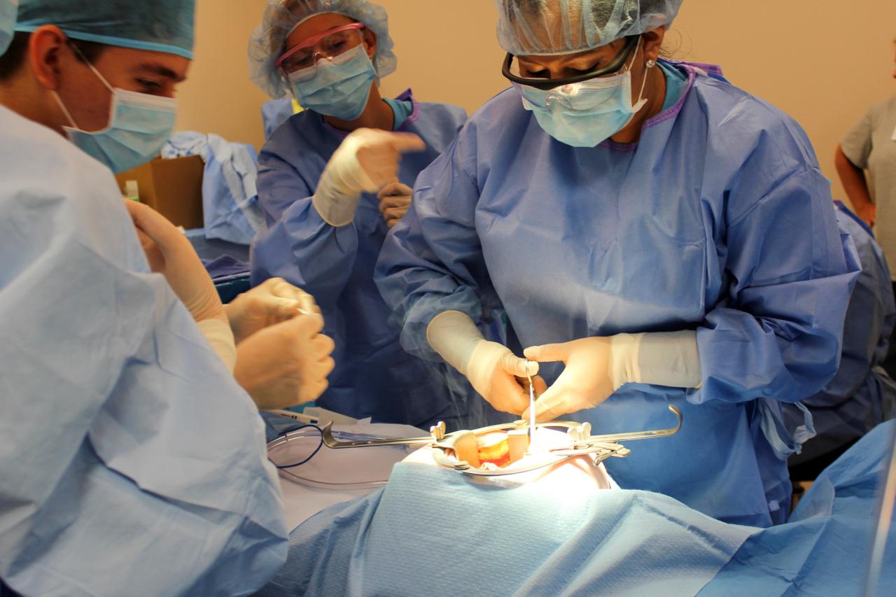 Surgical tech programs near me with financial aid options