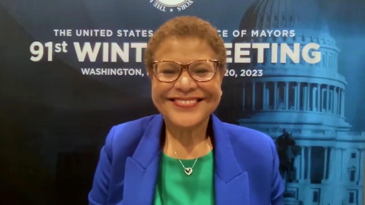 Video shows Mayor Karen Bass refuse to answer L.A. fires