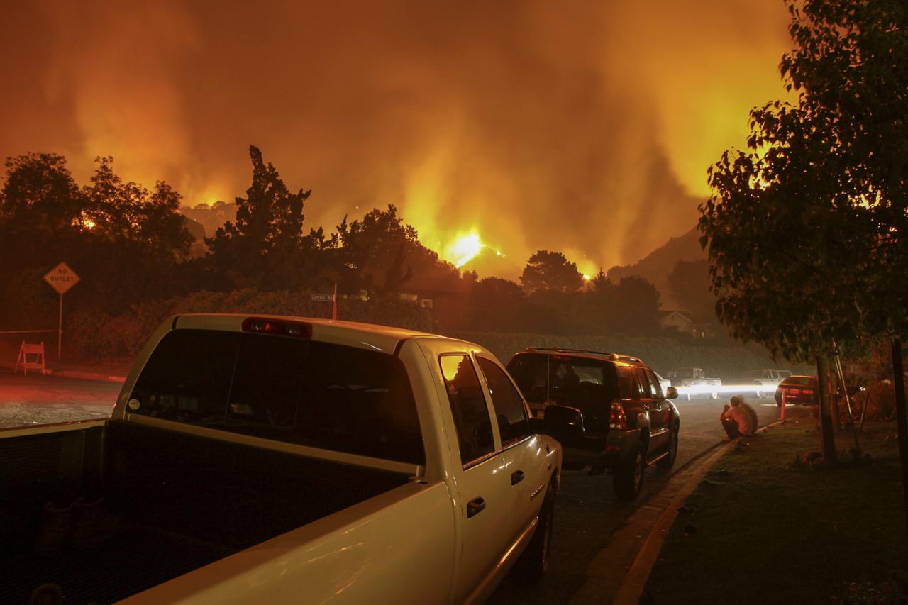 Steve Guttenberg helps evacuate neighbors impacted by wildfires